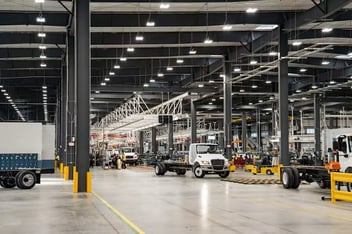 international-trucks-in-workshop-stx-assembly-line-231205-7075